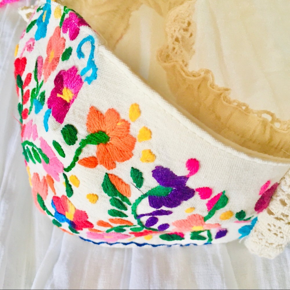 Face Mask Mexican Embroidered - Picture 1 of 3